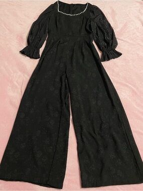 Women’s Black Floral Pearl Neckline Shimmer Wide Leg Jumpsuit Size Medium